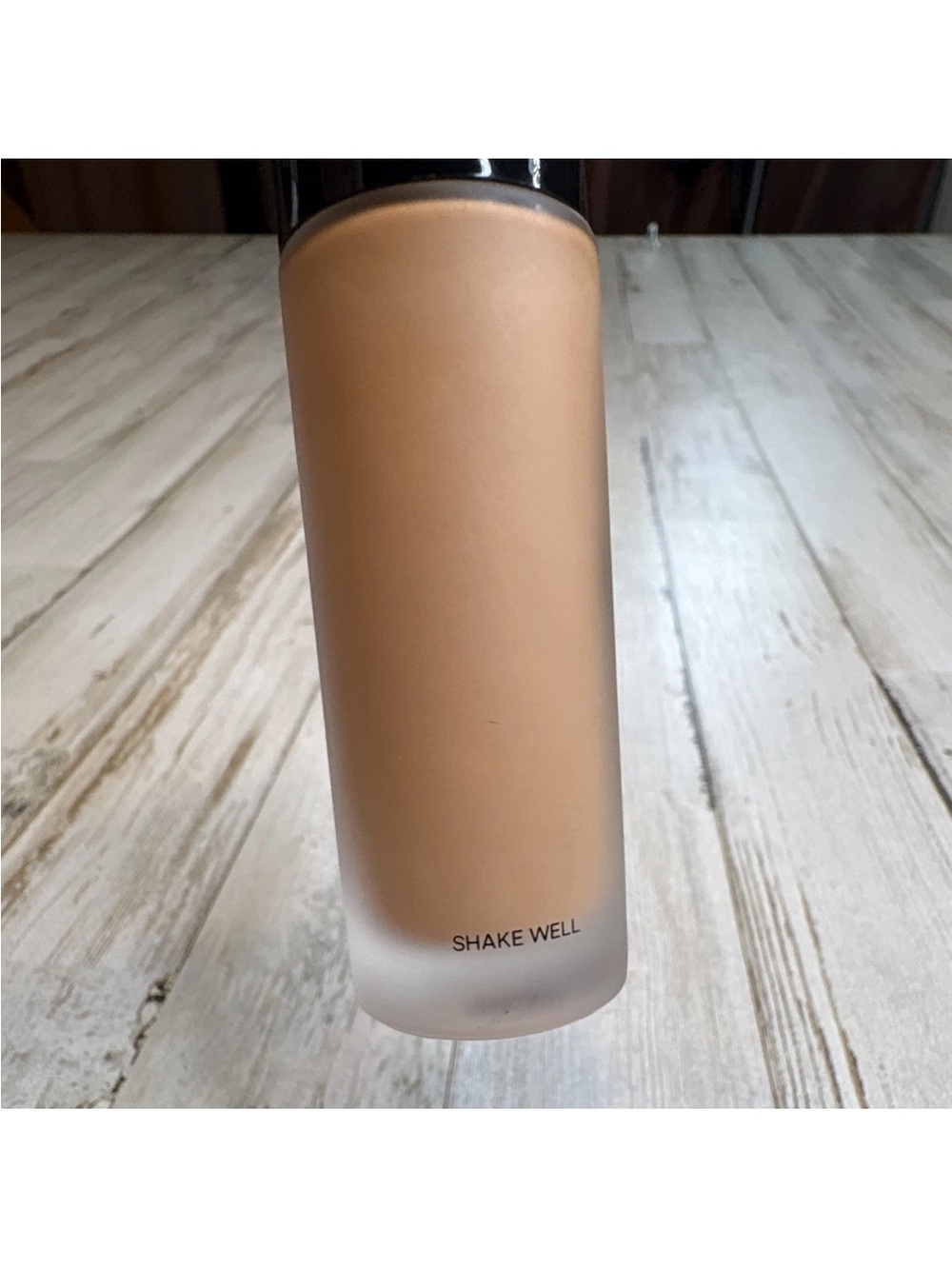 Saie Glowy Super Skin Liquid Foundation Shade 17 30 mL / 1.0 fl oz - Picture 3 of 9